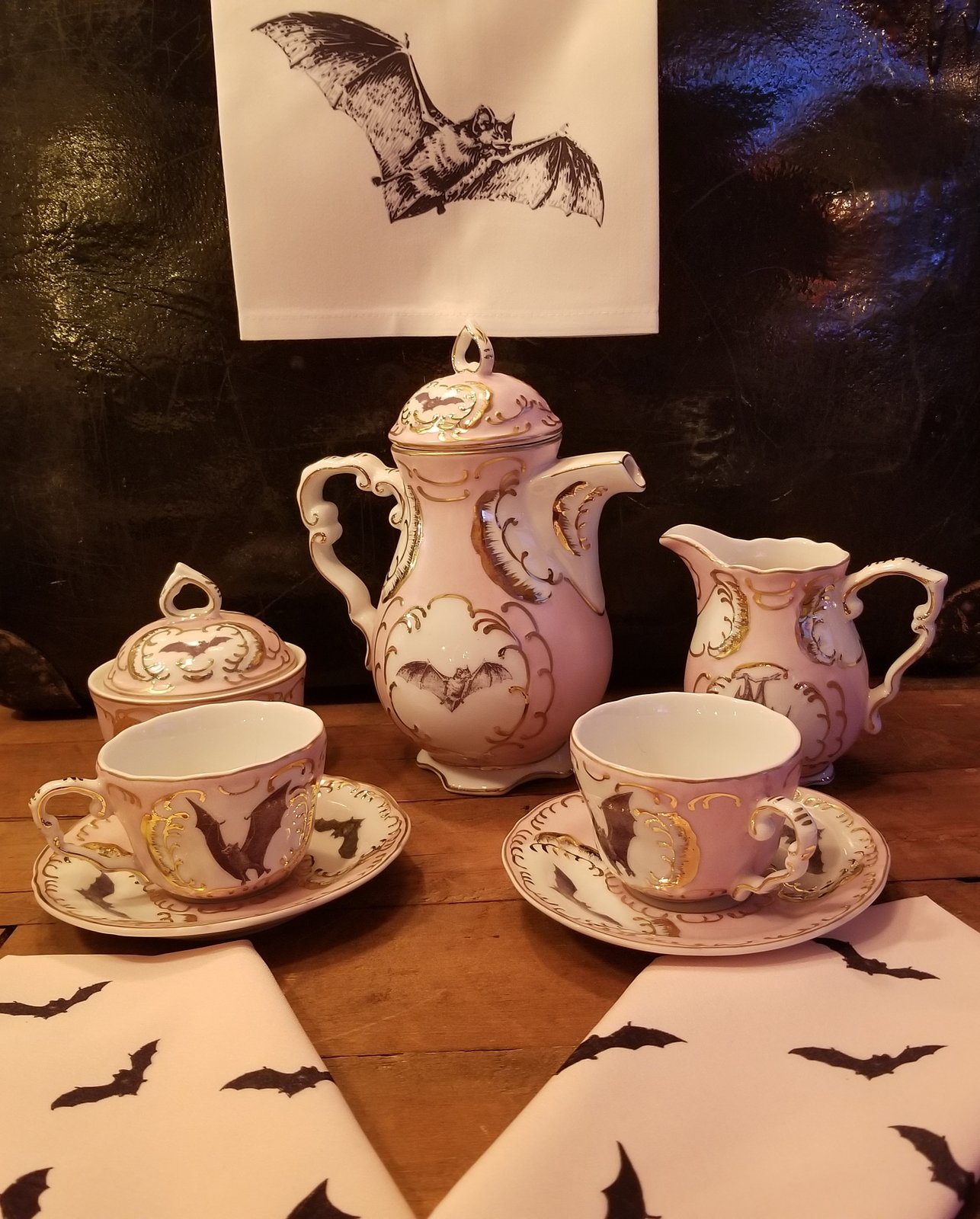 Its frickin BATS!! Fancy lady gothic bat tea party set | 125 Curiosity