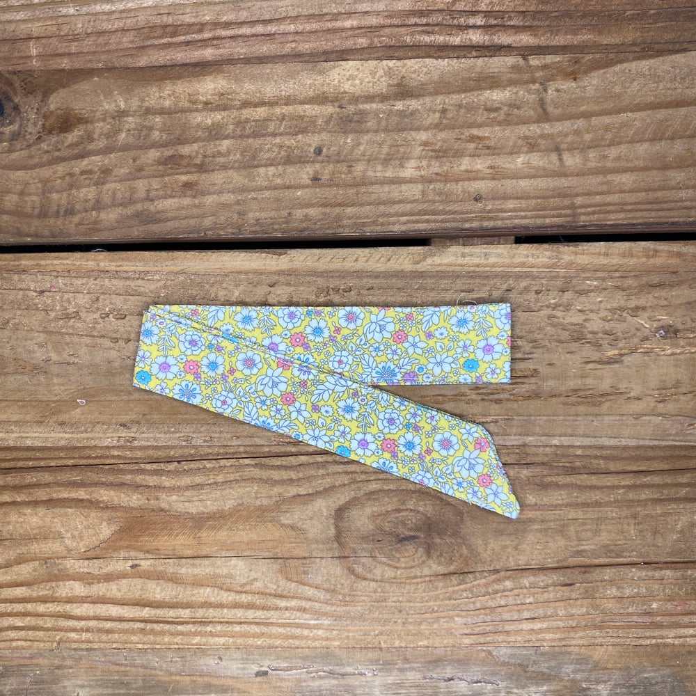 Image of Yellow Tiny Floral Mini Necktie