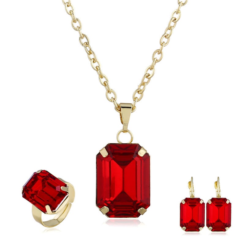 Regard Jewelry - Red Ruby Set in 14k Yellow Gold Pendant at