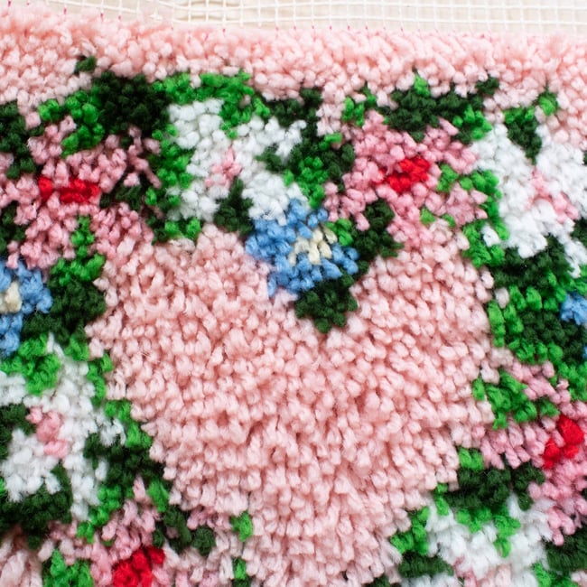 Floral Heart Shaped Wreath Square Shaggy Latch Hook Rug