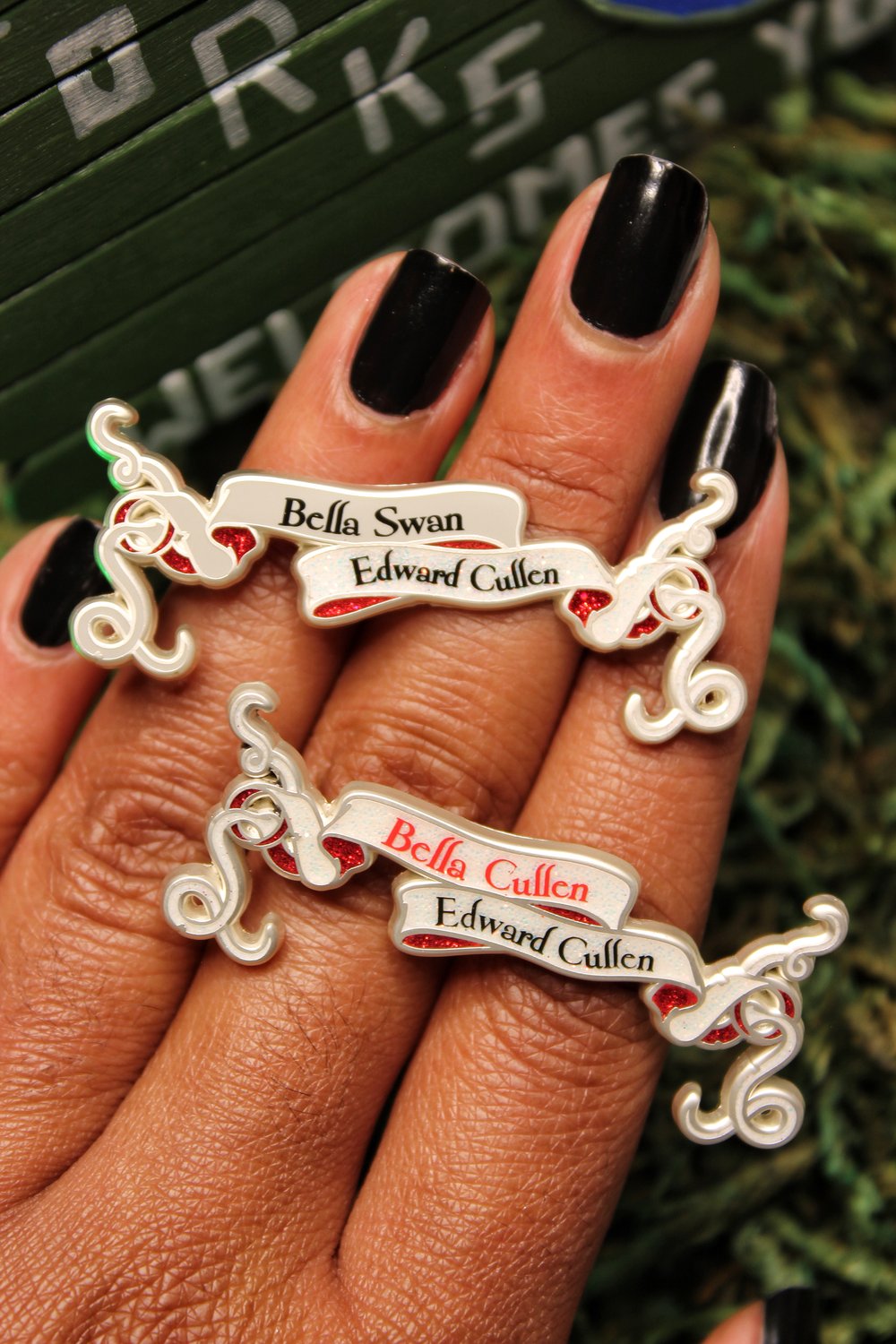 Image of Bookish Entwined Name Banners Twihard