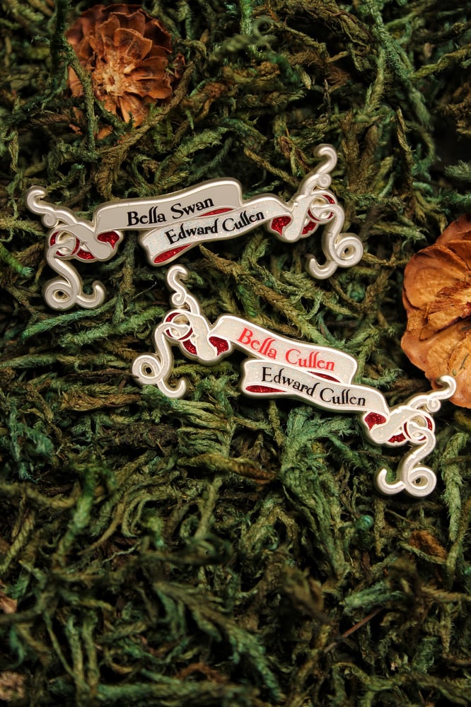 Image of Bookish Entwined Name Banners Twihard