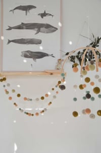 Image 3 of Guirlande de boules en laine feutrée pour la décoration de la maison