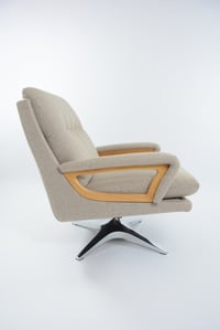 Image 3 of Fauteuil ex - RDA pivotants chevron 