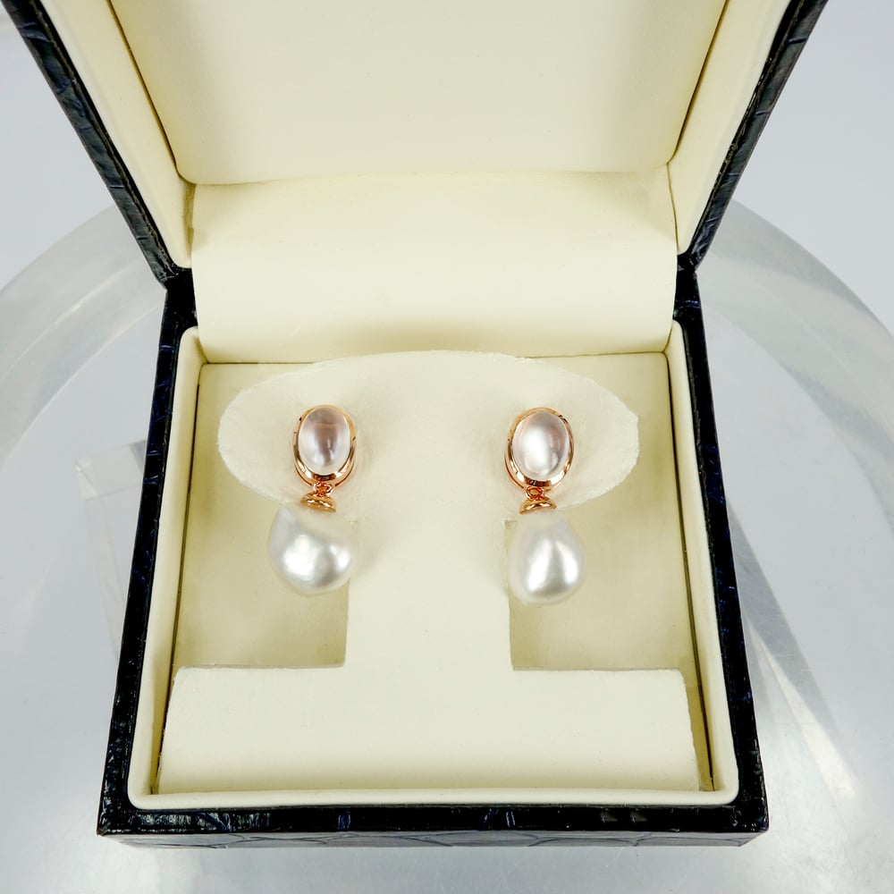 Image of 9ct rose gold, rose quartz and south sea pearl drop earrings. PJ5962