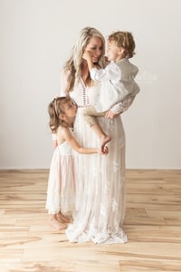 Image 2 of 2023 STUDIO Motherhood Minis