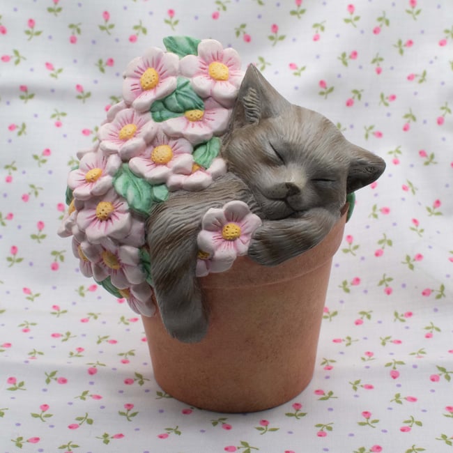 2000 Lenox Pretty in Pink Sleepy Gray Kitty Figurine