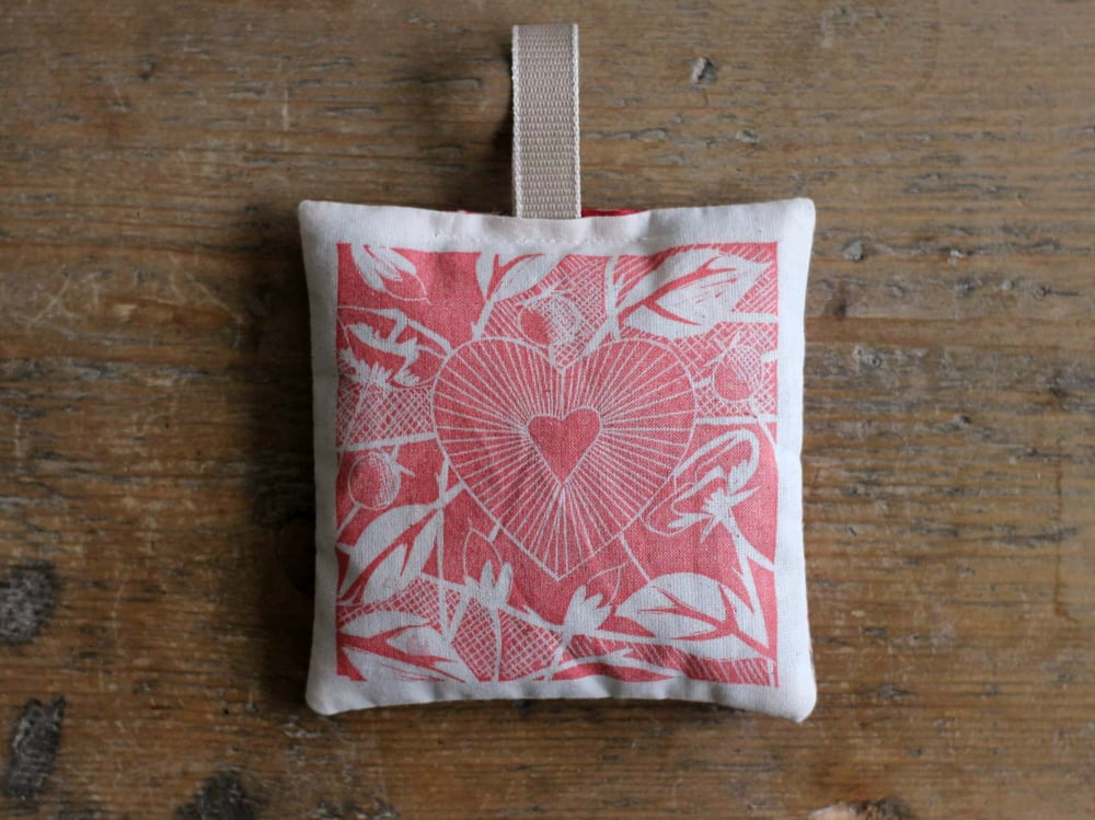 Image of Heart with roses lavender bag with william morris fabric