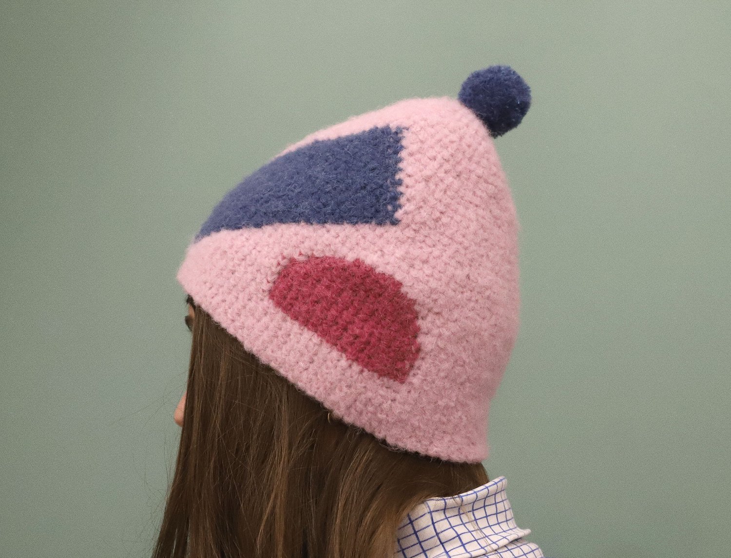 Image of PINK MOHAIR CAP WITH TWO SHAPES