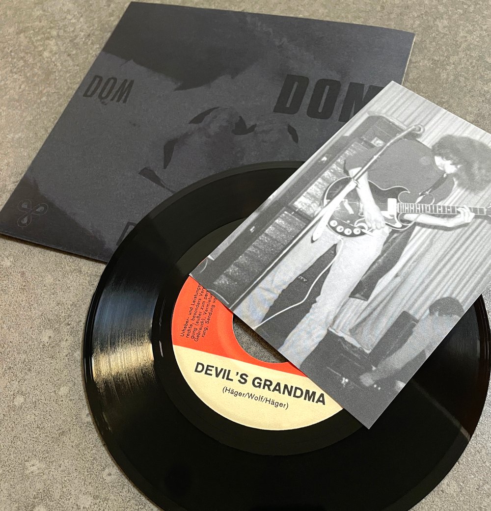 DOM •••7"••• LENTICULAR FLIP-IMAGE COVER - EDITION OF 50