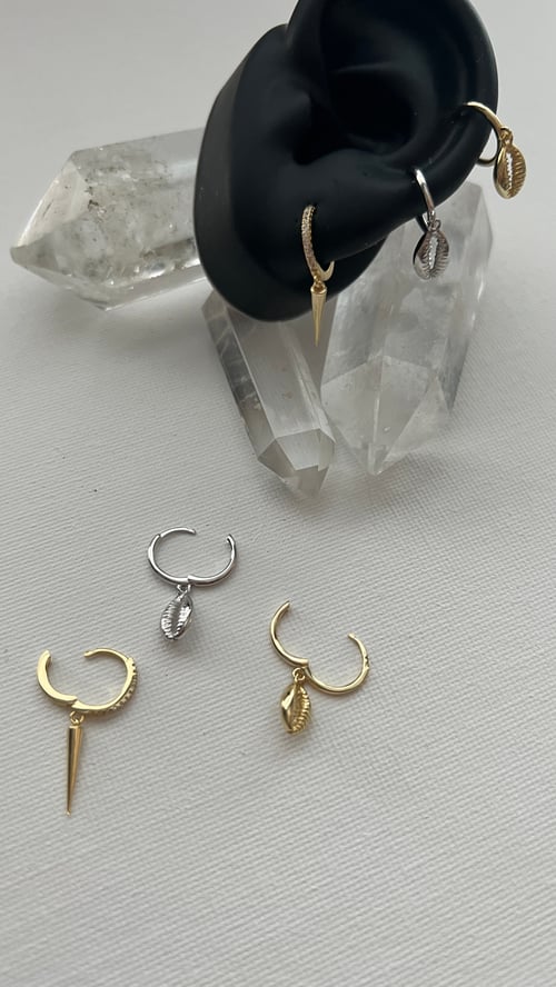 Image of GETI • Cowrie Earrings Set