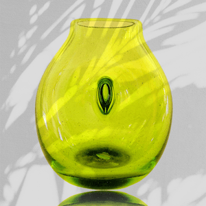 Image of Resada green Breath Focus vase