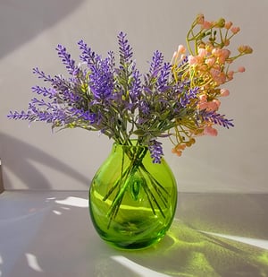 Image of Resada green Breath Focus vase