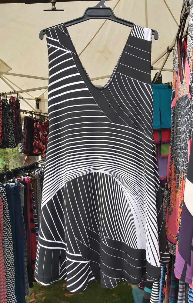 Image of Black/white Swing dress or top 