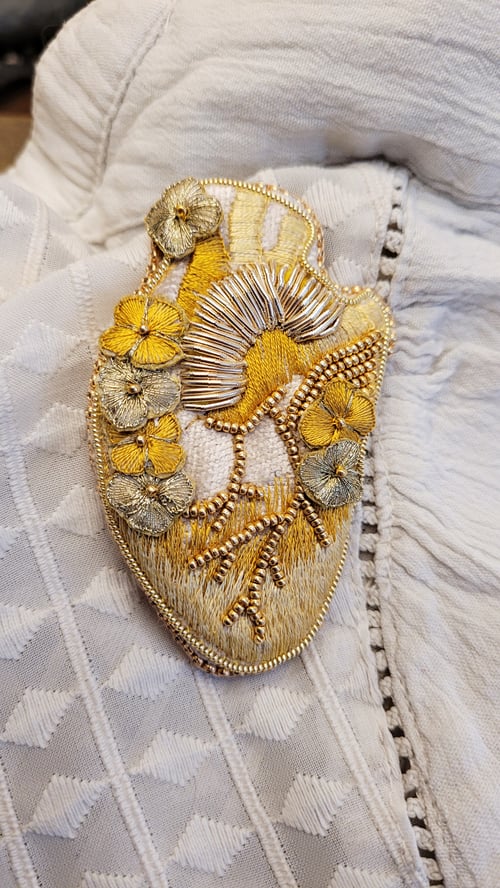 Image of Broche COEUR EN OR