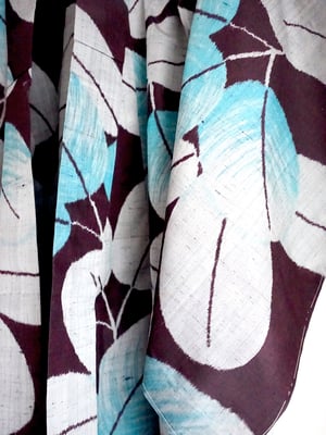 Image of Silke kimono - med grå-turkise blade - ubrugt