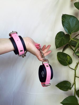 Image of Contrast Cuff Sets
