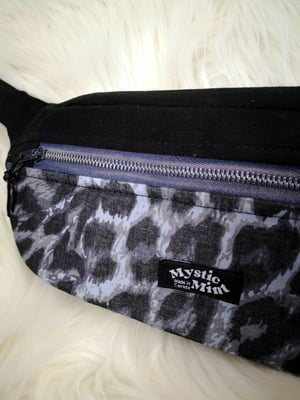 Image of *** SOLD *** Lil' Zip Leopard Crossbody Bag