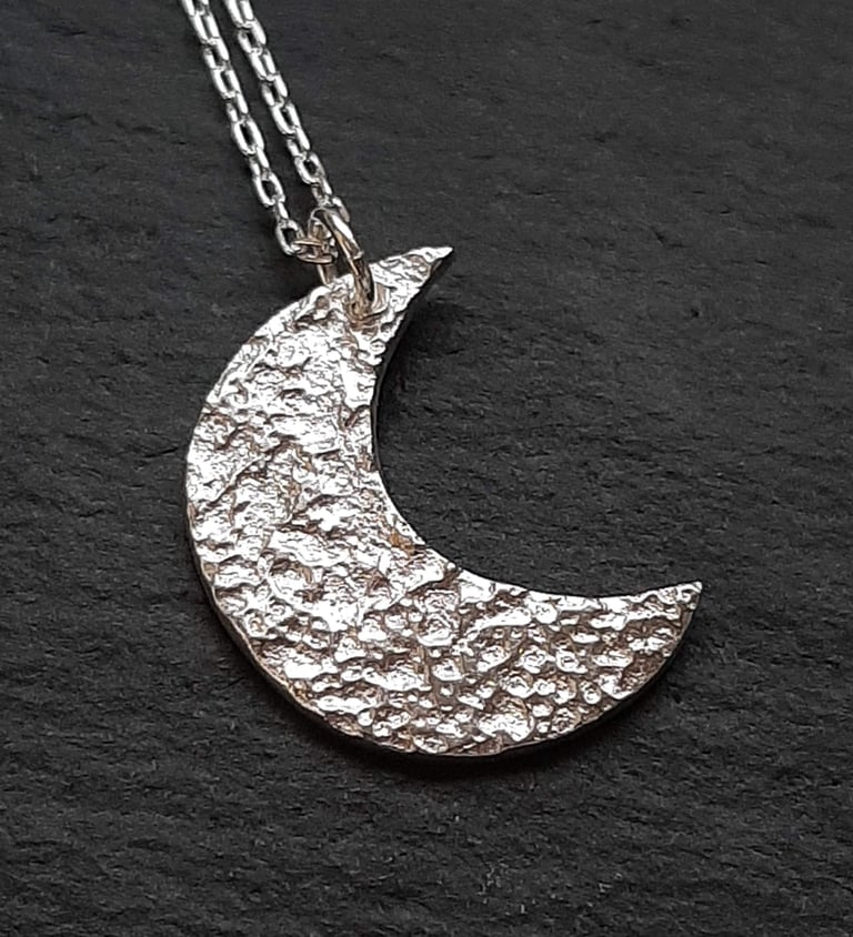 Luna crescent moon pendants Image 3