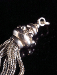Image 3 of Original Victorian 9ct yellow gold tassel pendant 3.4g