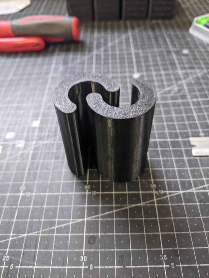 Image of S-chassis printed rack centering clips 