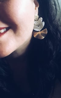 Image 2 of Gala Gold Vibe