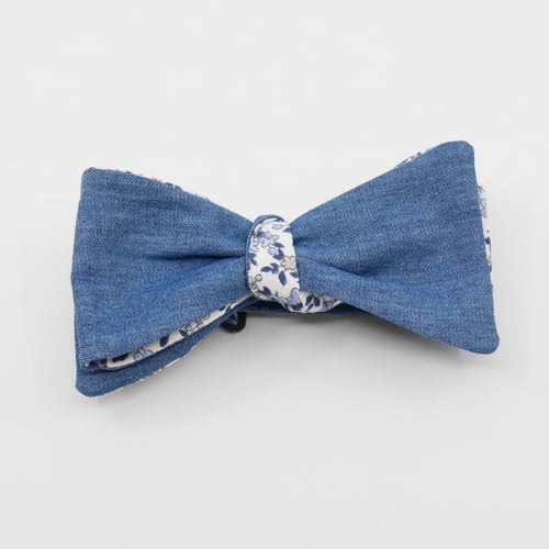 Image of Noeud Papillon à Nouer Réversible - Liberty Bleu /  Bleu Jeans