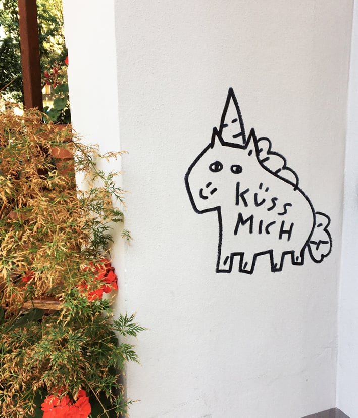 Image of Kuss Mich Photograph