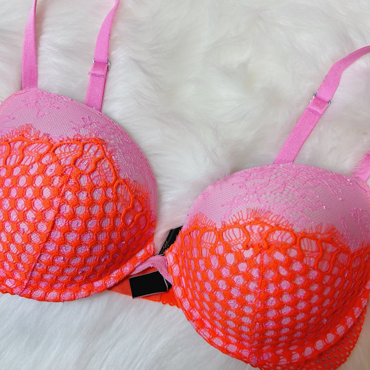 Victoria secret pink bra size 36c #CarouStyle, Women's Fashion