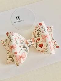 Love for bows 