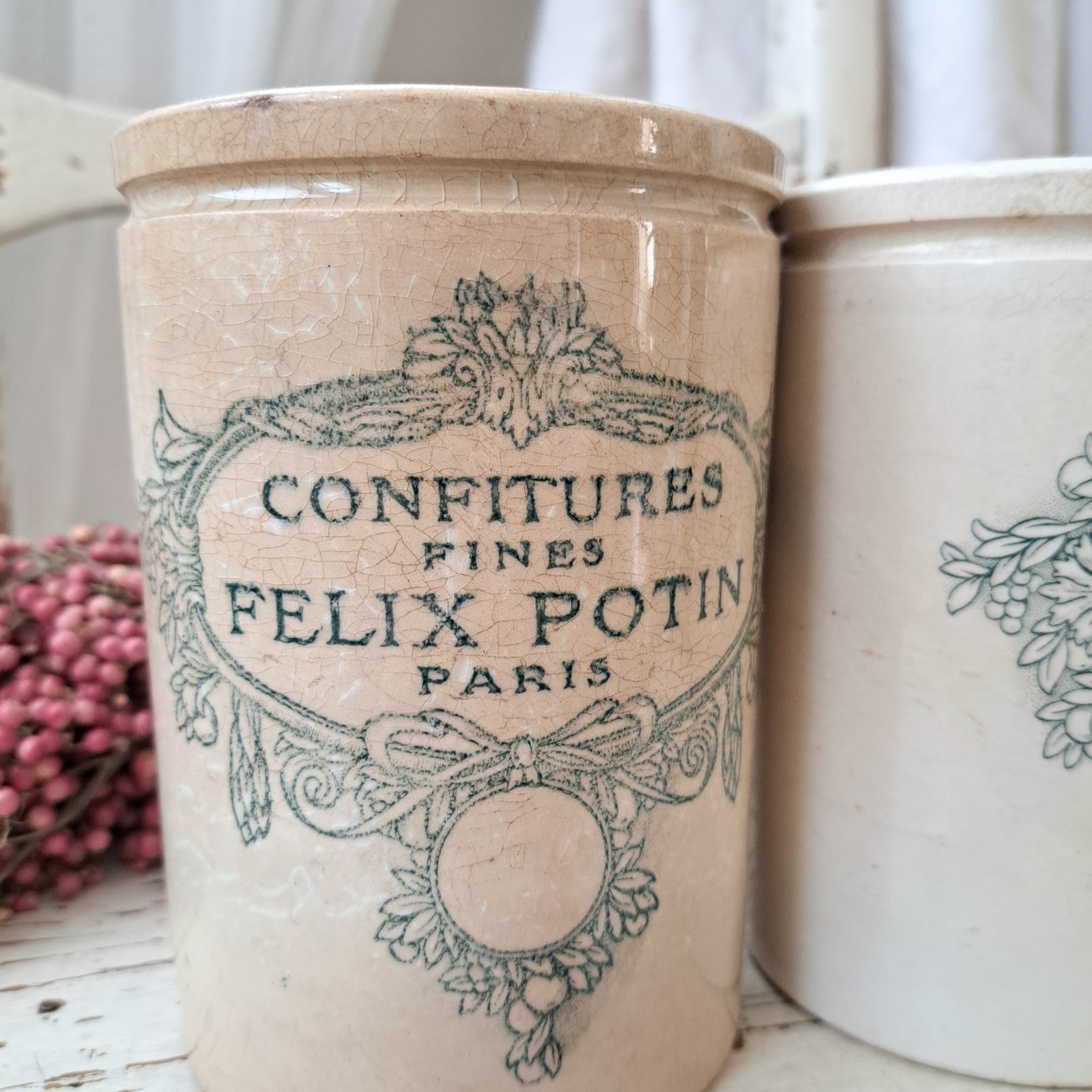激レア！　FELIX POTIN フェリックスポタン　リュネビル　アンティーク Gorgeous Antique Felix Potin Pots | Love Life Love Vintage