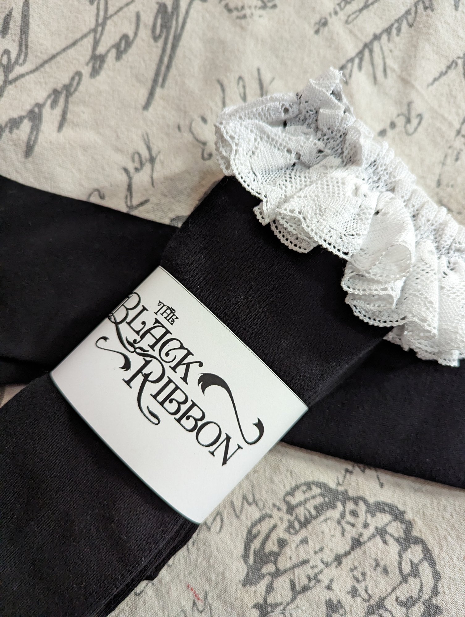 Scalloped Cluny Lace Topped OTKs (Black x White) | theblackribbon Scalloped Cluny Lace Topped OTKs (Black x White) | theblackribbon