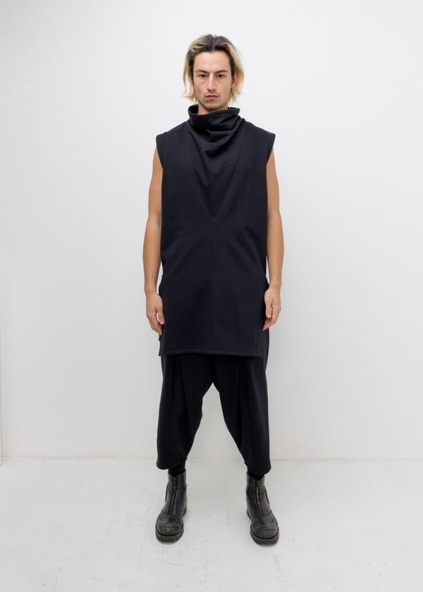 FUNNEL NECK JUMPER VEST