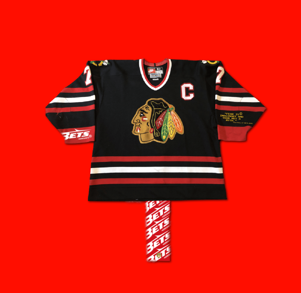 BETS BIG VINTAGE EXCLUSIVE LUX CHI BLKHAWKS 90'S JERSEY