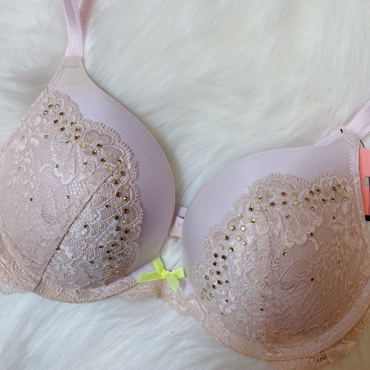 Victoria's Secret dream angels push-up bra, 34D for Sale in Los