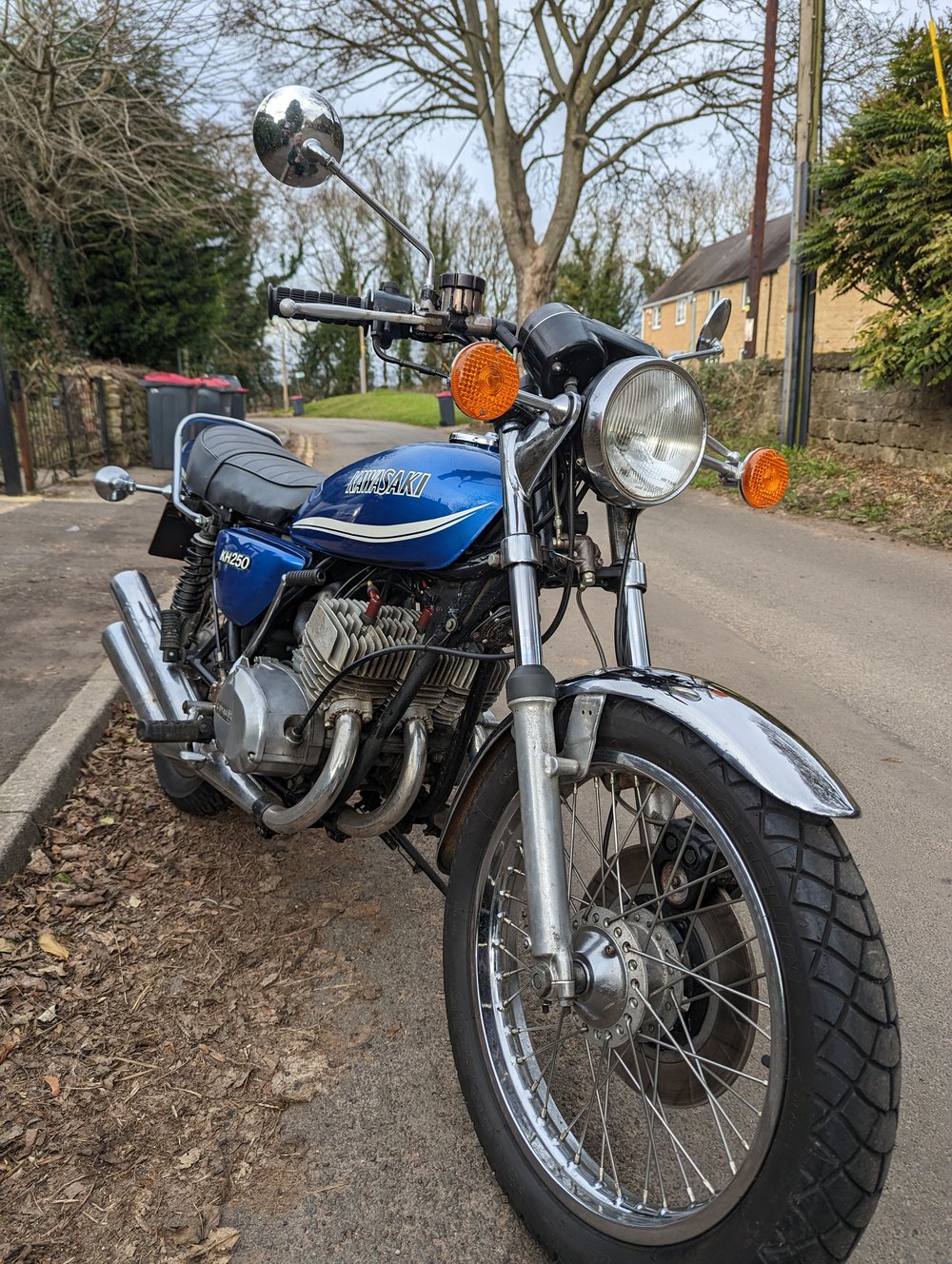 Kawasaki kh250 triple 1975