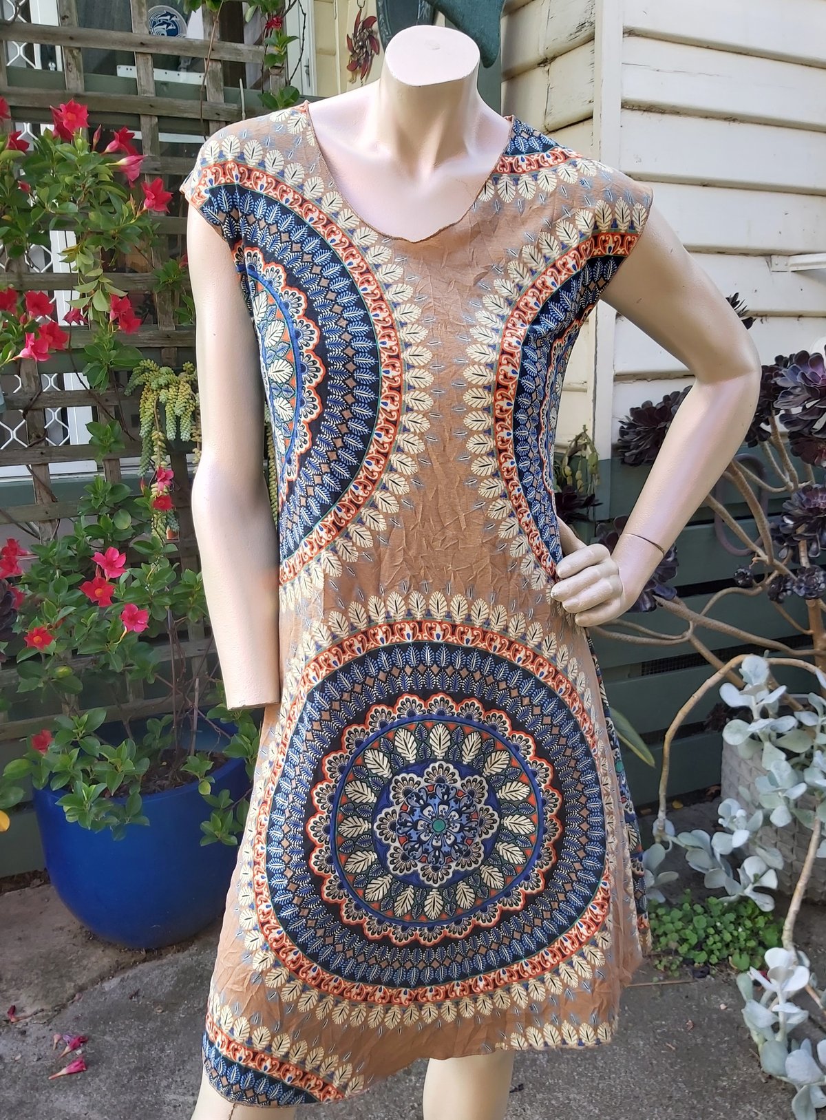 Image of Mandala dress - blue/tan