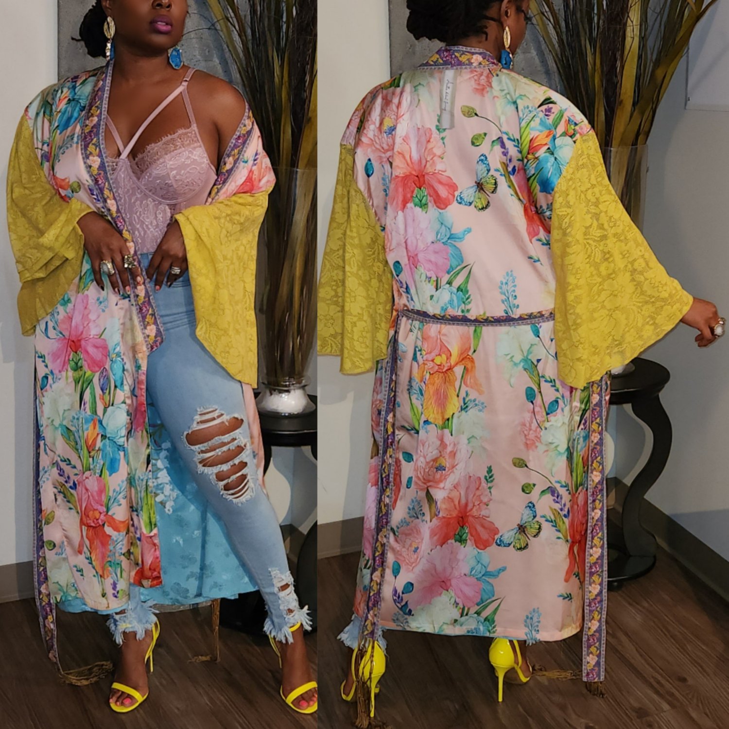 Image of The Aratta Lilly Reversible Kimono: 2 in 1