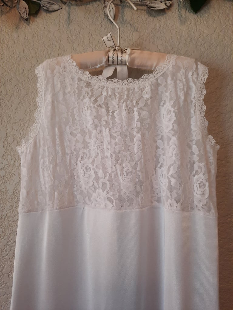 Little girls slip style #1 Image 3