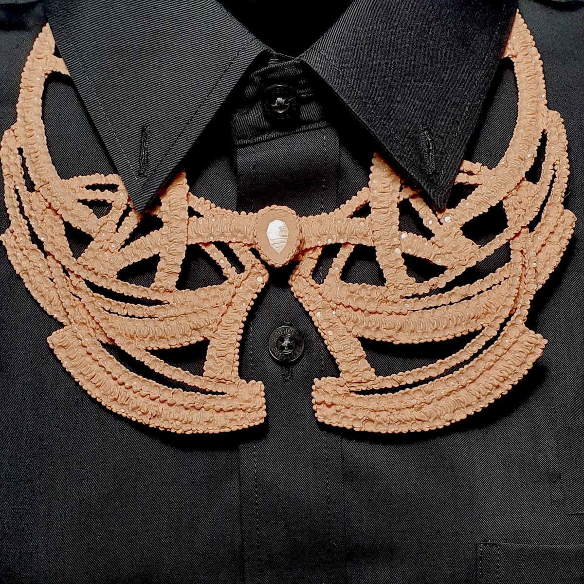 Image of Apricot collar 3
