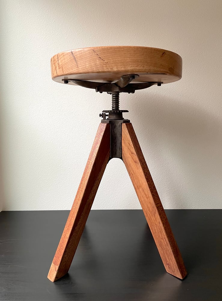 Image of Stool / Table 5