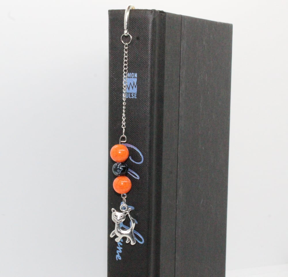Image of Spooky Cat Zig Zag Metal Bookmark