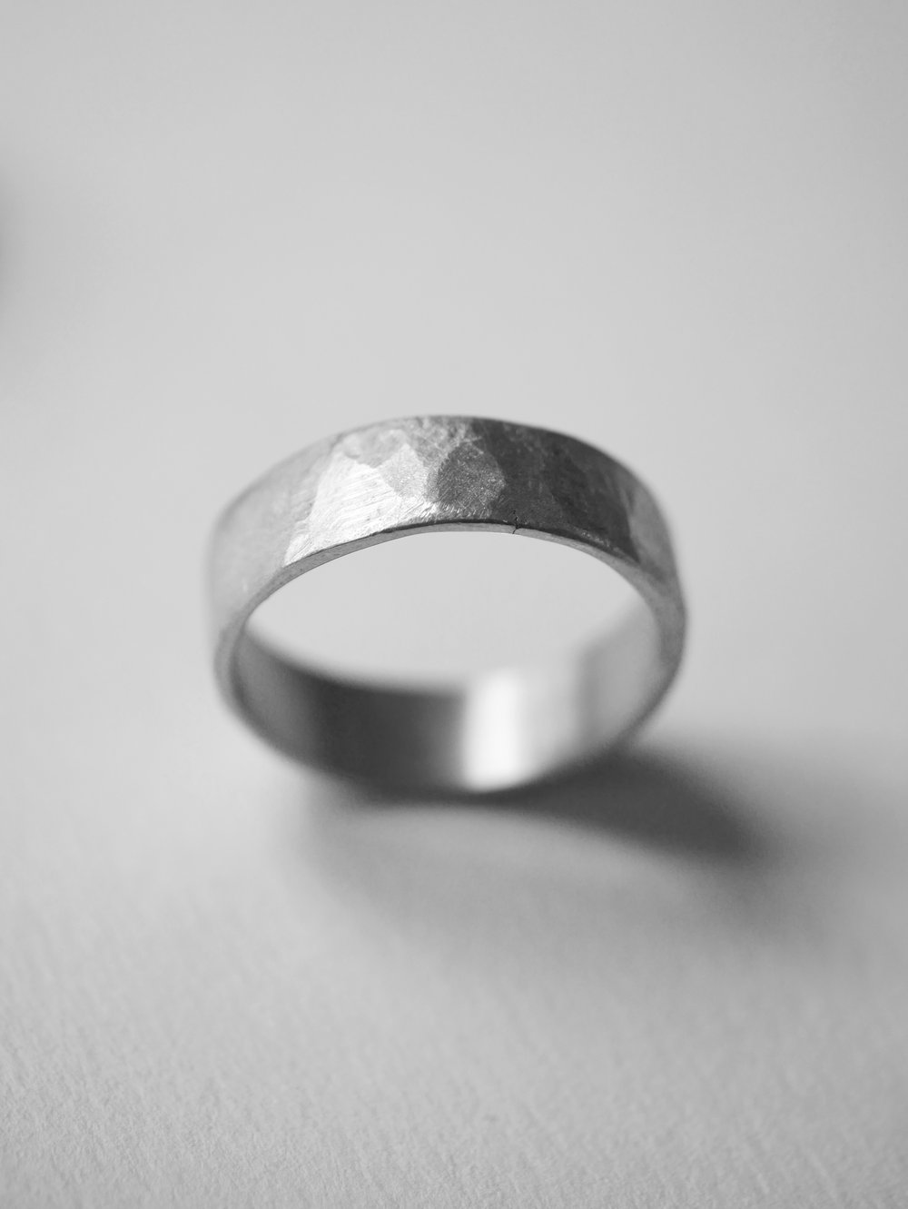 Martelée, bague