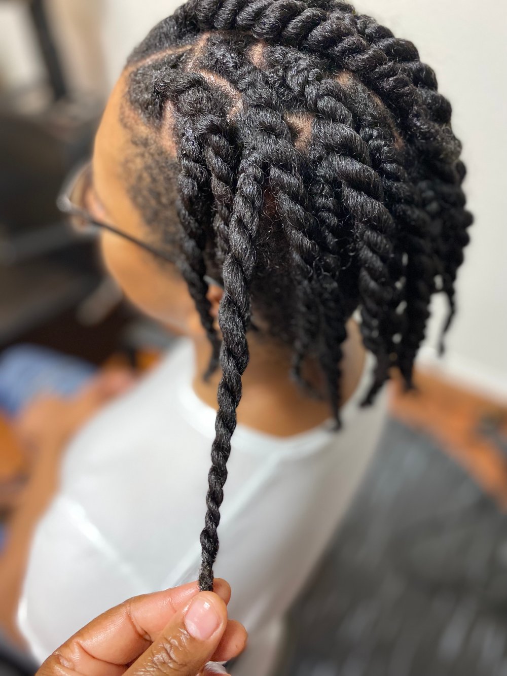 Image of Shania T.17  Growth and Thickener Hair Oil with Serum 8 Fl.oz 