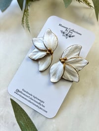 Image 2 of Half flower 
