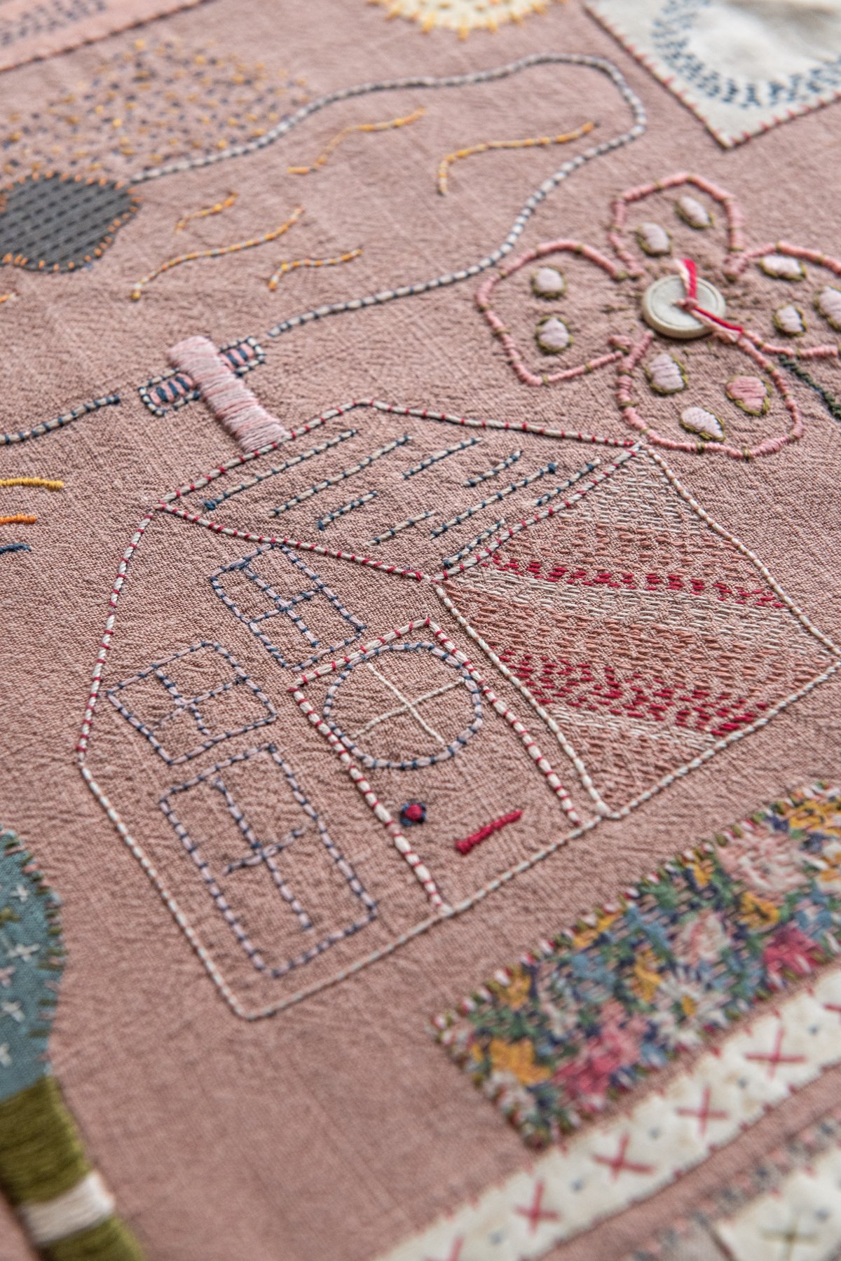 Image of Cottage in the Garden (Luxury Embroidery Kit)