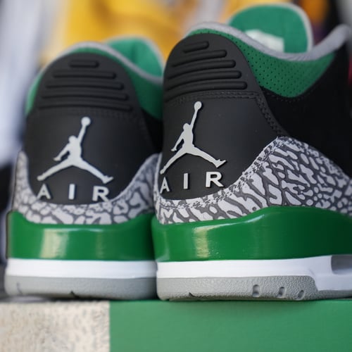 Image of Pine Green Jordan 3 (12)