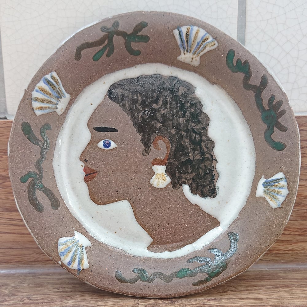 Shell person plate