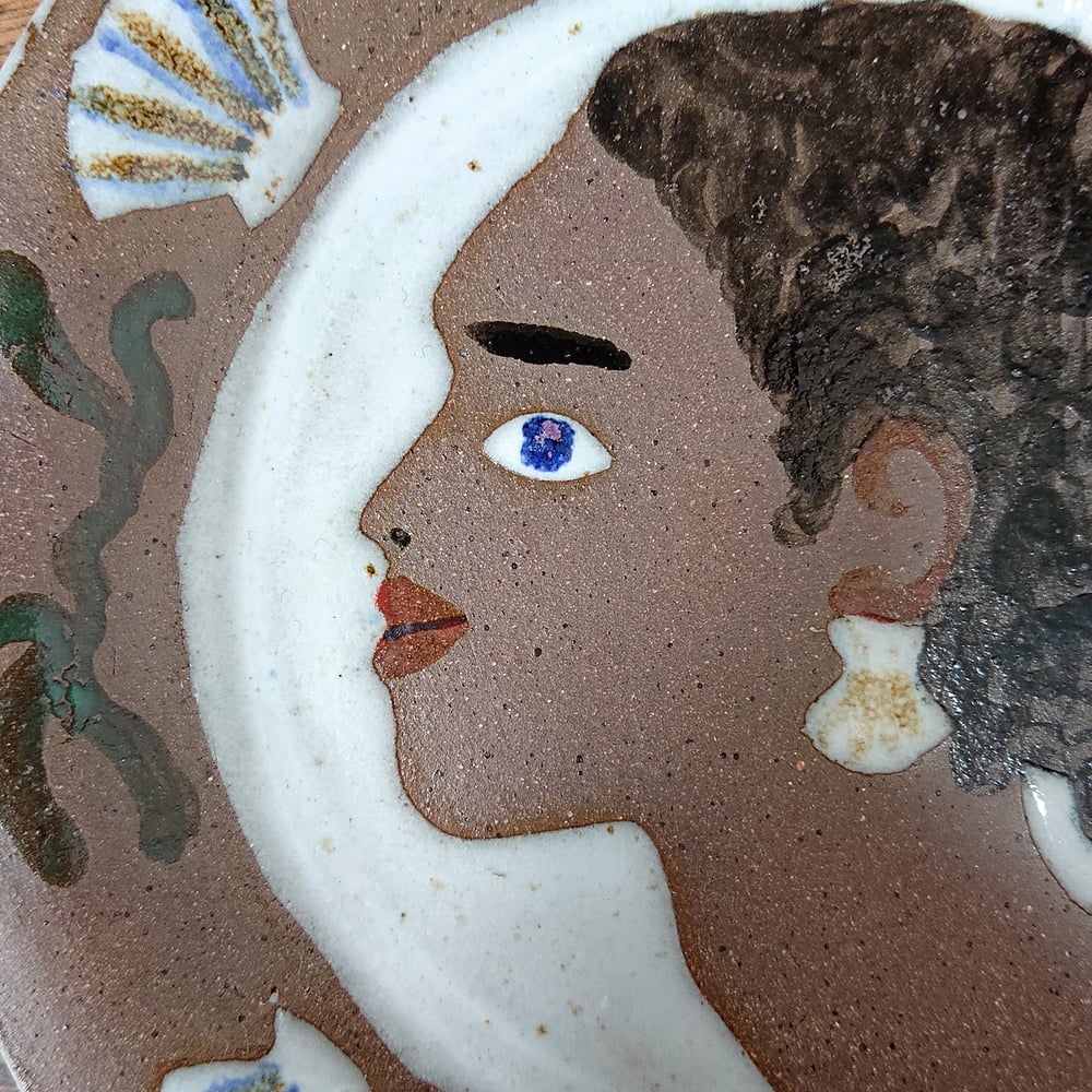 Shell person plate