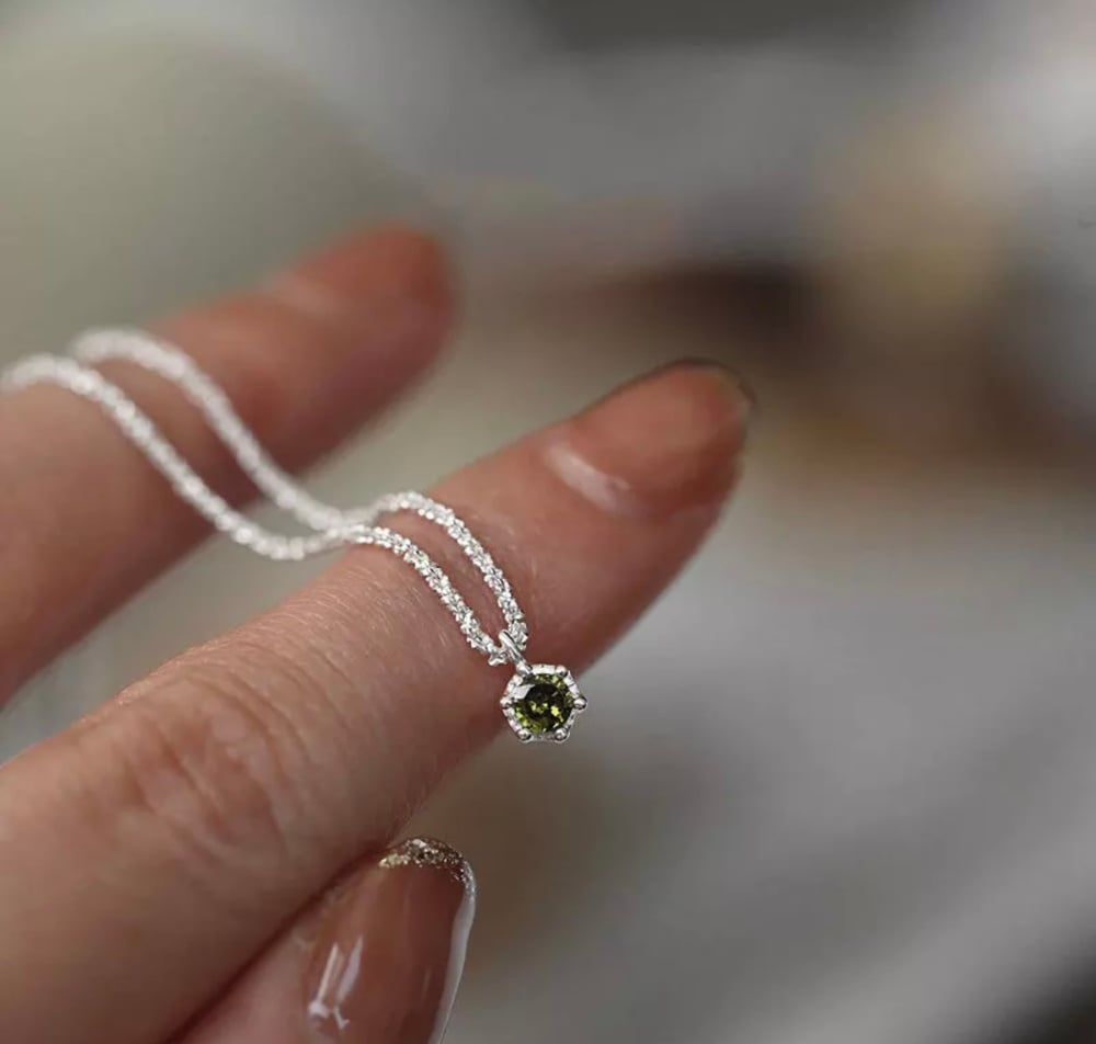 Image of 925 silver peridot necklace 